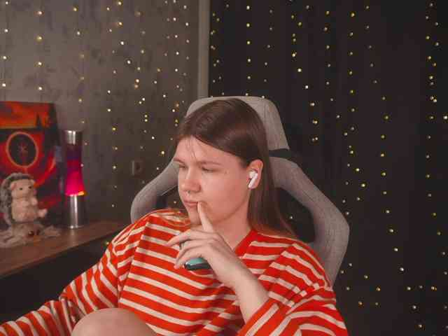 cutesoneckaaa webcam