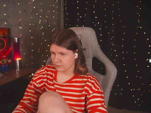 cutesoneckaaa webcam