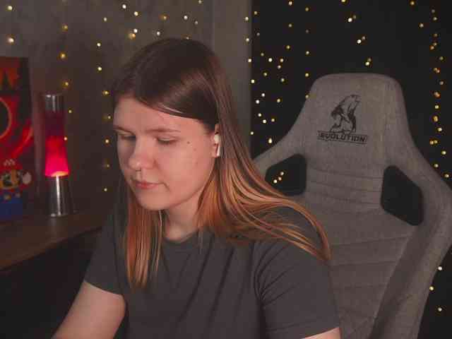cutesoneckaaa webcam