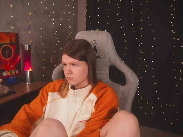 cutesoneckaaa webcam