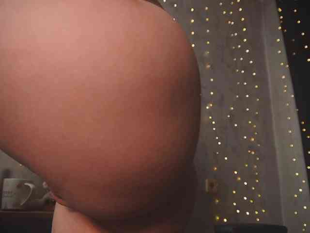 cutesoneckaaa webcam