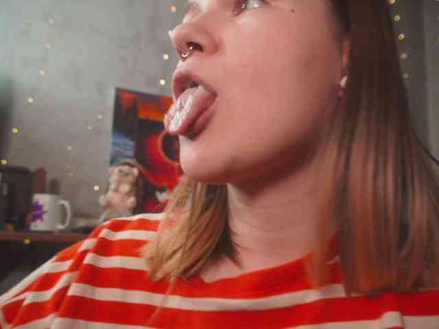 cutesoneckaaa webcam