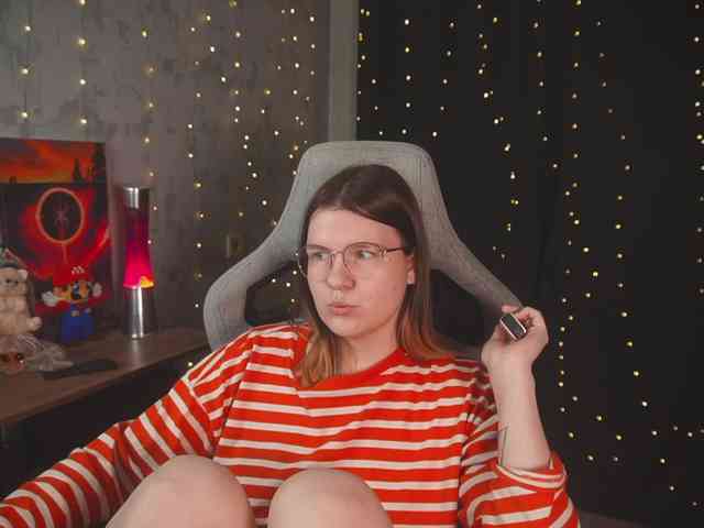 cutesoneckaaa webcam