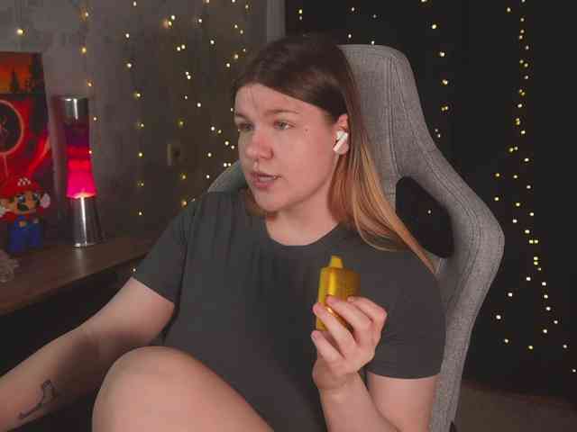 cutesoneckaaa webcam