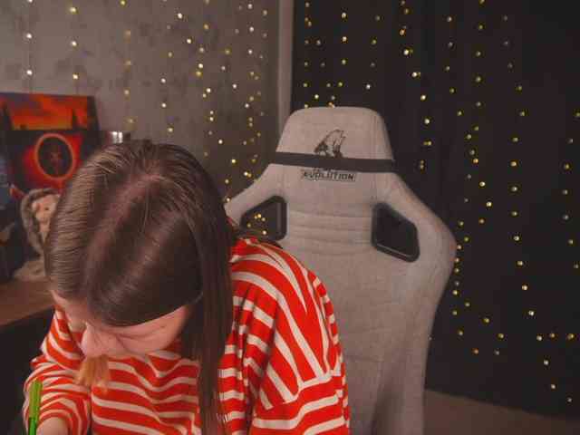 cutesoneckaaa webcam