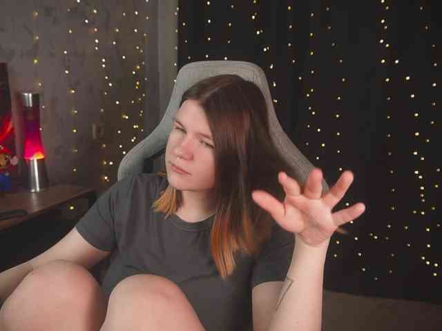 cutesoneckaaa webcam