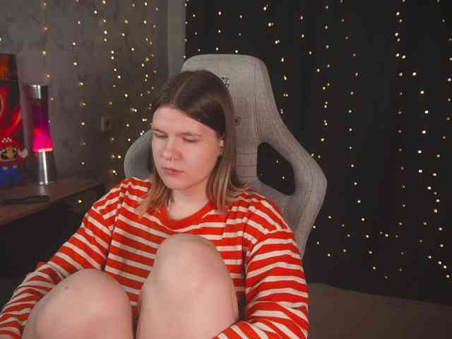 cutesoneckaaa webcam