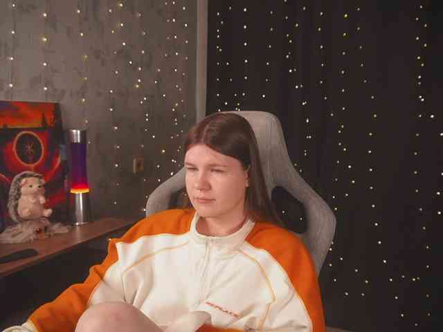 cutesoneckaaa webcam