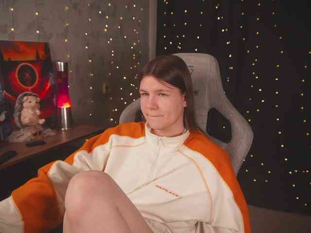 web cam striptease Cutesoneckaaa