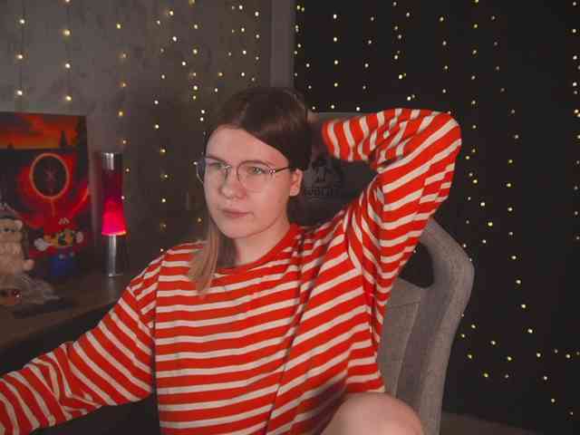 cutesoneckaaa webcam