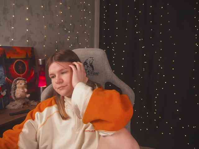 cutesoneckaaa webcam