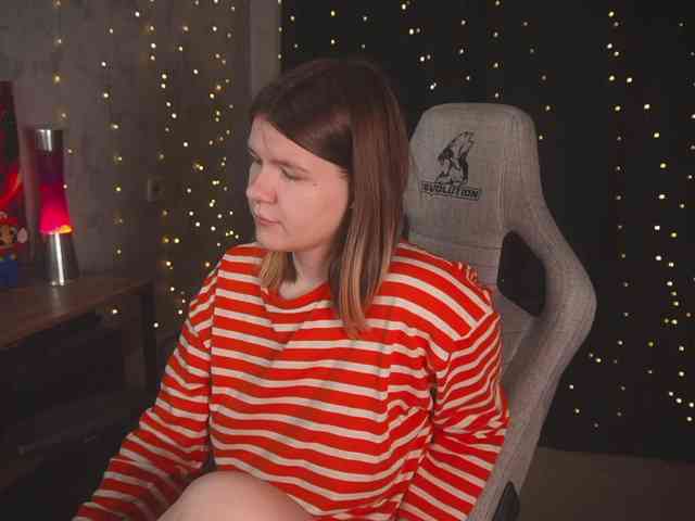 cutesoneckaaa webcam