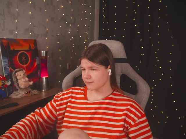 cutesoneckaaa webcam