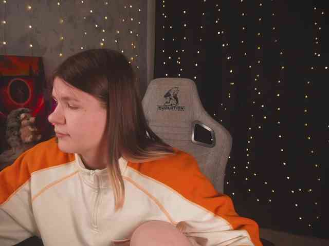 cutesoneckaaa webcam