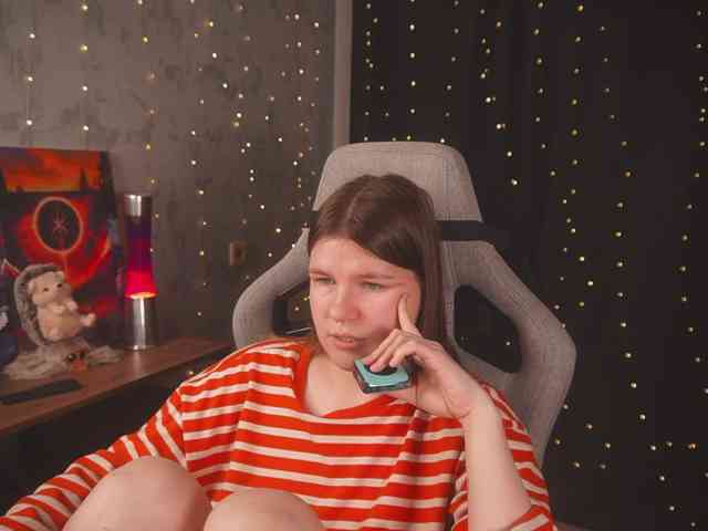 cutesoneckaaa webcam