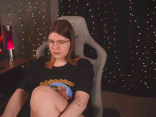 cutesoneckaaa webcam