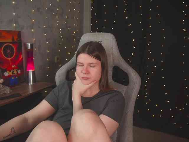 cutesoneckaaa webcam