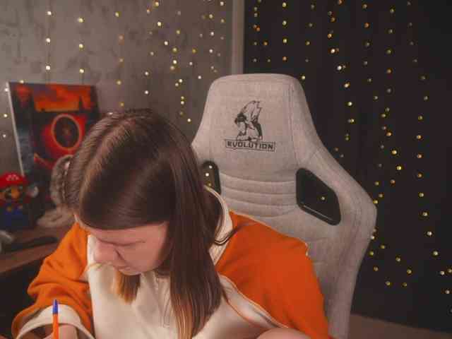 cutesoneckaaa webcam