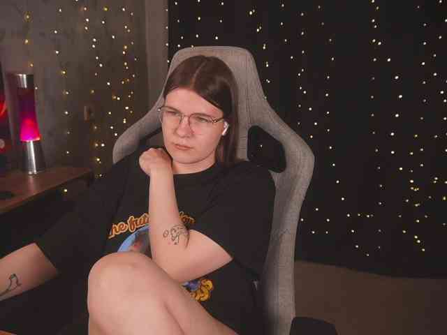 cutesoneckaaa webcam