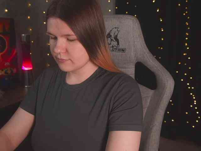 cutesoneckaaa webcam