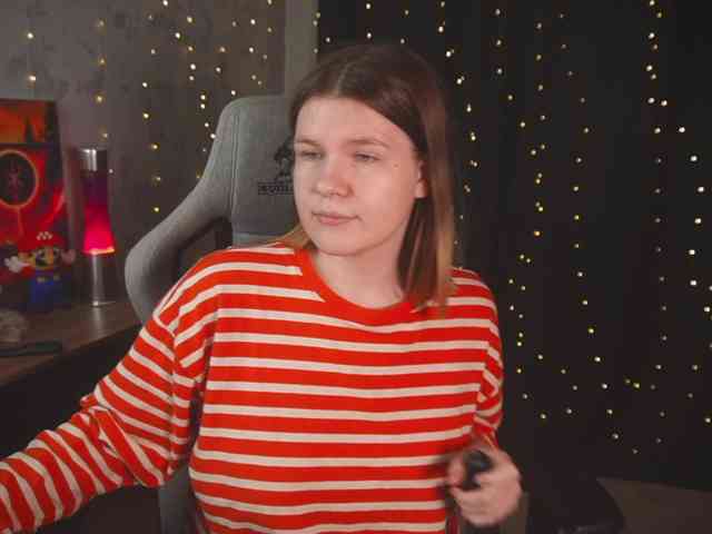 cutesoneckaaa webcam