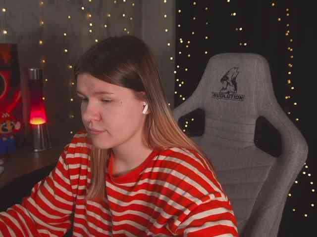 cutesoneckaaa webcam