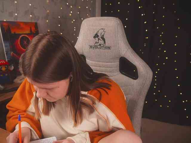 cutesoneckaaa webcam