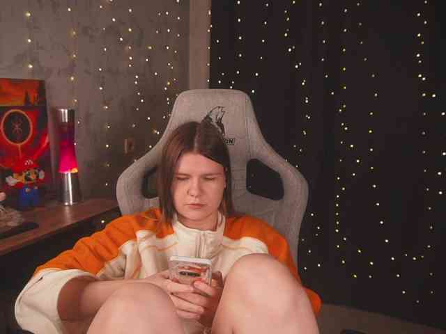 cutesoneckaaa webcam