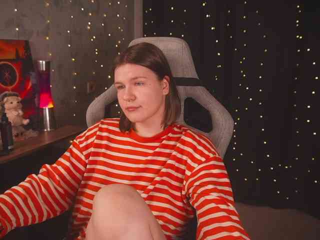 cutesoneckaaa webcam