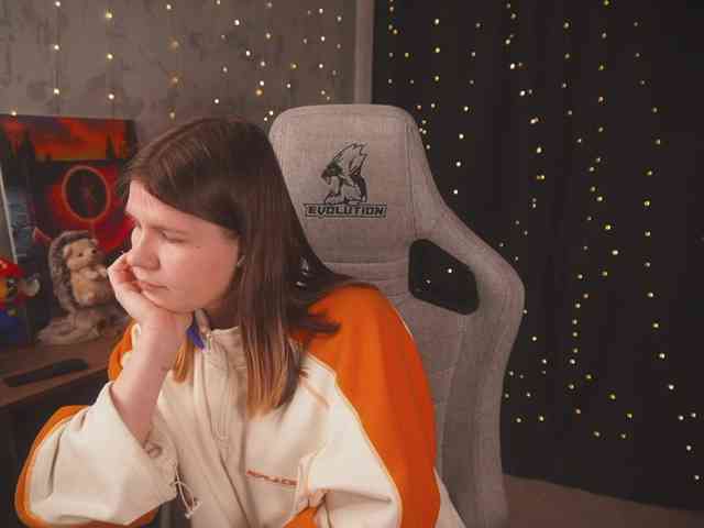 cutesoneckaaa webcam