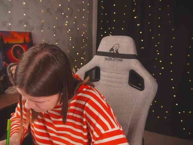 cutesoneckaaa webcam