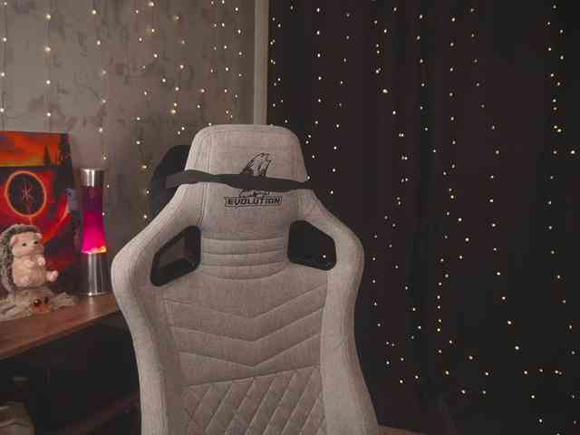 cutesoneckaaa webcam