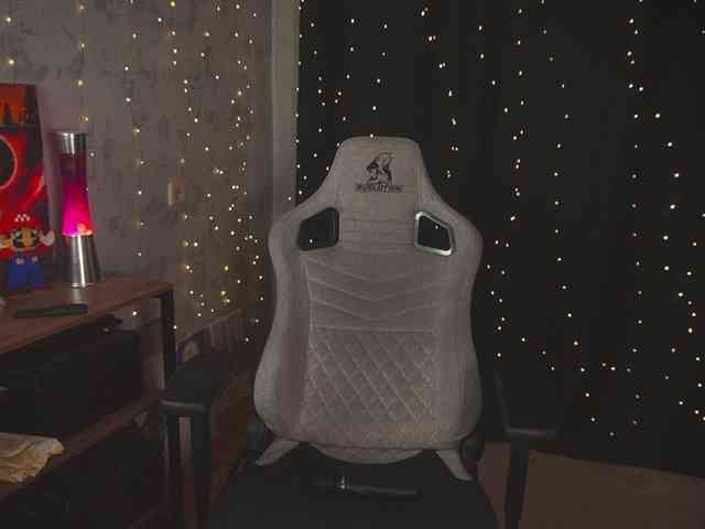 cutesoneckaaa webcam