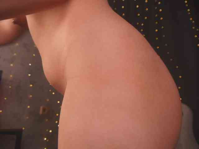 cutesoneckaaa webcam