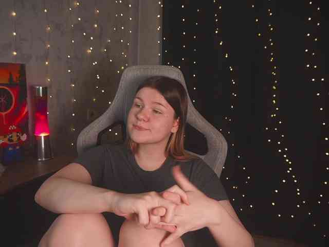 cutesoneckaaa webcam