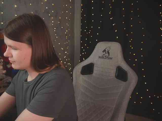 cutesoneckaaa webcam