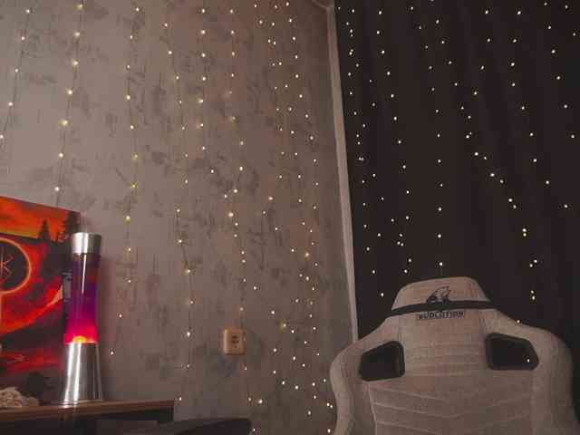 cutesoneckaaa webcam