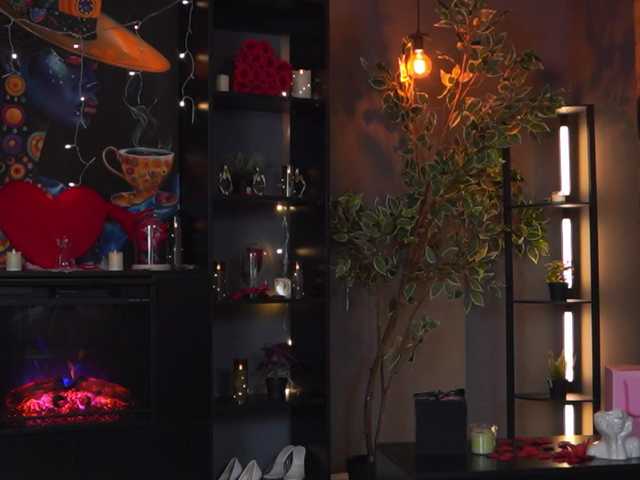 EvelynEvyy's BongaCams show and profile