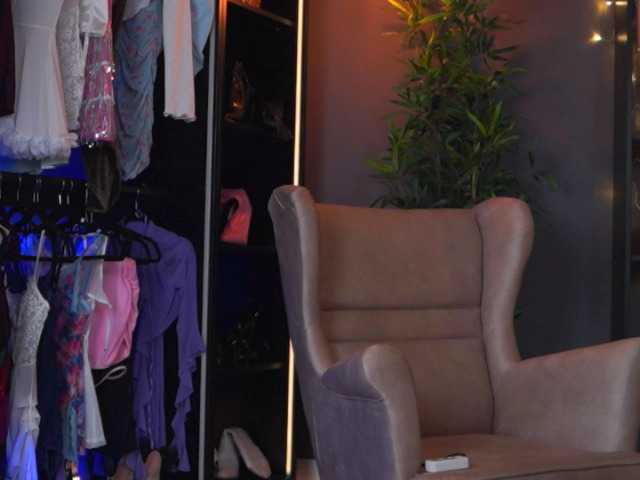 EvelynEvyy's BongaCams show and profile