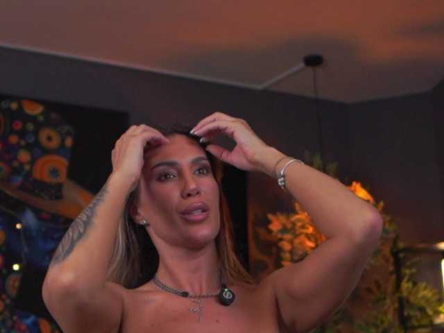 EvelynEvyy's BongaCams show and profile