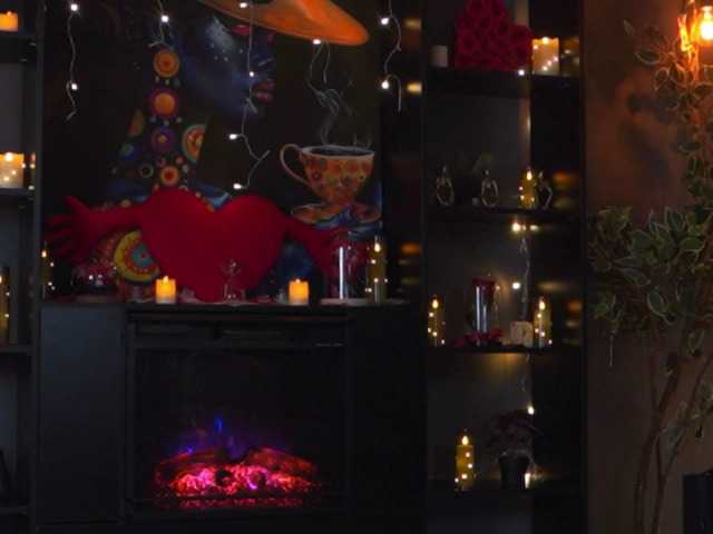 EvelynEvyy's BongaCams show and profile