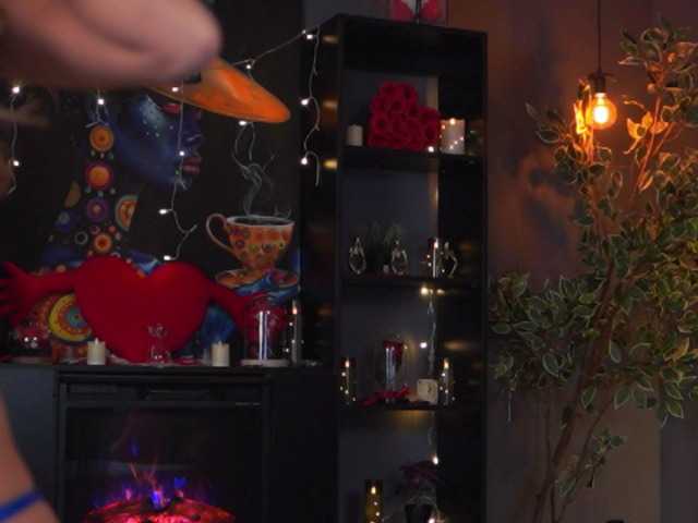 EvelynEvyy's BongaCams show and profile