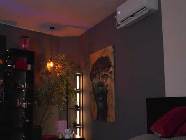 EvelynEvyy's BongaCams show and profile