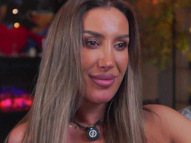 EvelynEvyy's BongaCams show and profile