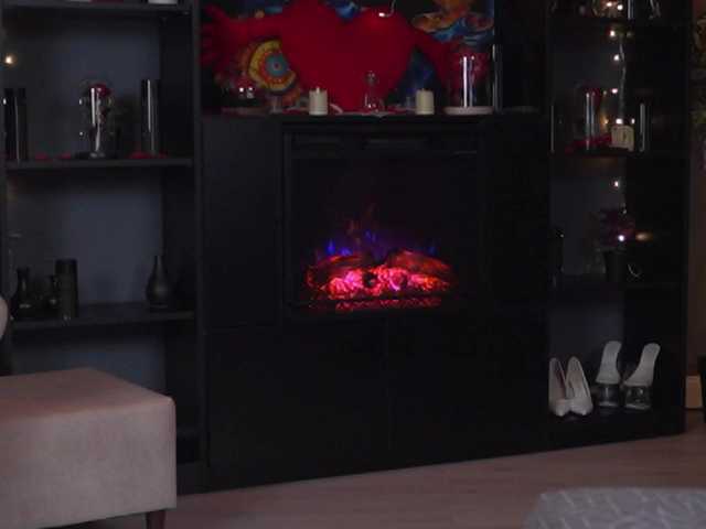 EvelynEvyy's BongaCams show and profile