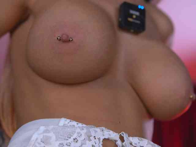 EvelynEvyy webcam