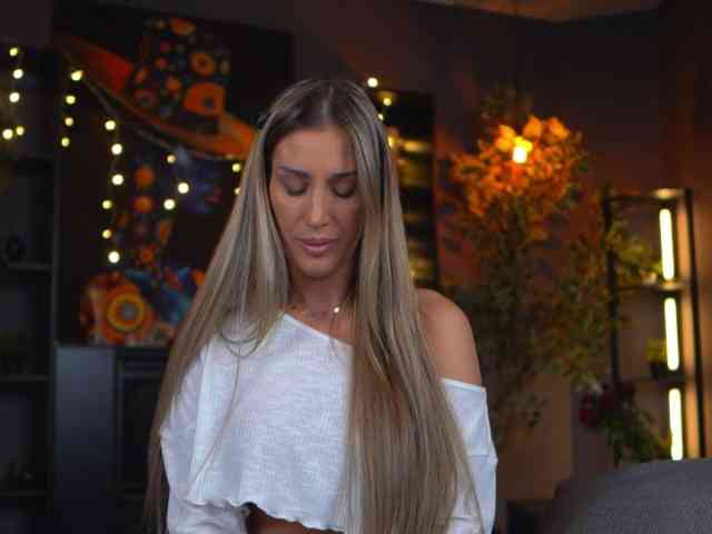 EvelynEvyy EvelynEvyy