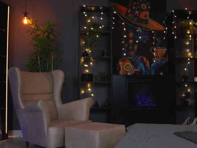 EvelynEvyy EvelynEvyy