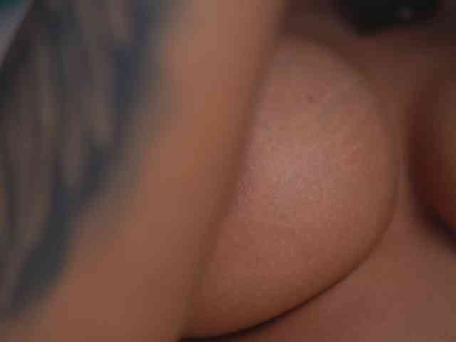 EvelynEvyy webcam