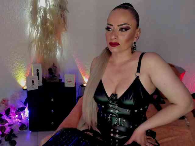 JeaniIneescott webcam